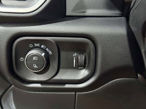 Used 2025 RAM 3500 Big Horn image 22