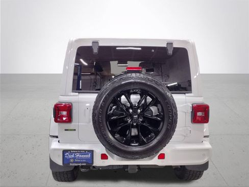 Used 2020 Jeep Wrangler Unlimited Sahara AWD/4WD image 15