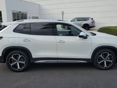 New 2026 Volkswagen Tiguan SE image 2