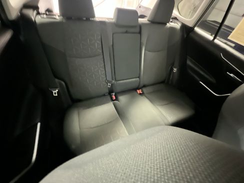 Used 2020 Toyota RAV4 XLE w/ Convenience Package FWD image 33