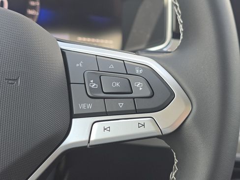 New 2026 Volkswagen Taos SE FWD image 24