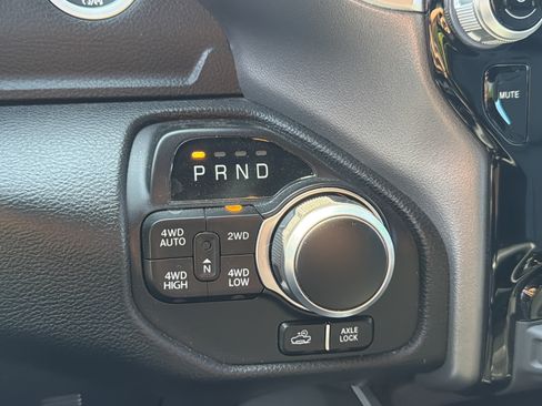 Used 2023 RAM 1500 Big Horn AWD/4WD image 32