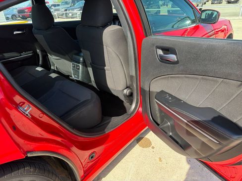 Used 2022 Dodge Charger SXT RWD image 11