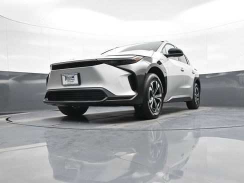 Certified 2023 Toyota bZ4X Limited image 25