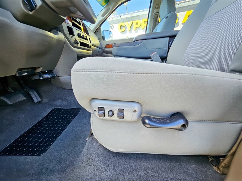 Used 2006 Dodge Ram 2500 Truck SLT AWD/4WD image 12