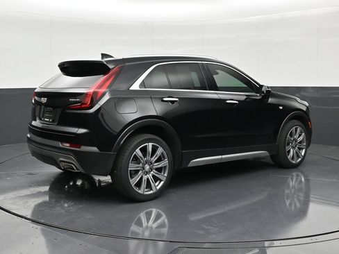 Certified 2023 Cadillac XT4 Premium Luxury FWD image 5