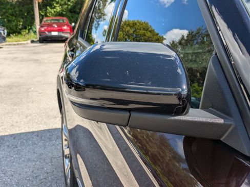 Used 2020 Ford Explorer Platinum w/ Premium Technology Package image 12