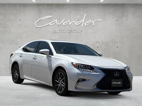 Used 2018 Lexus ES 350 w/ Luxury Package w/Wood Trim FWD image 2