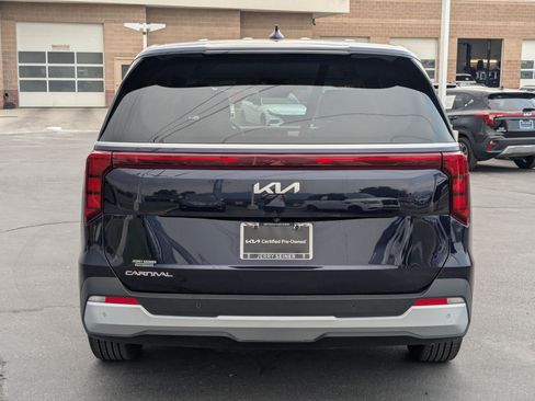 Certified 2025 Kia Carnival LX FWD image 4