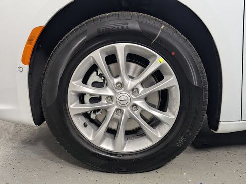 New 2026 Chrysler Pacifica Select FWD image 11