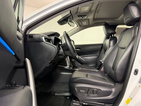 Certified 2024 Toyota Corolla Cross XLE w/ Convenience Package image 4