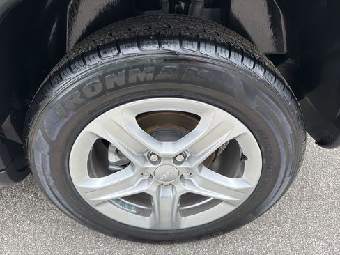 Used 2024 Jeep Compass Latitude image 14