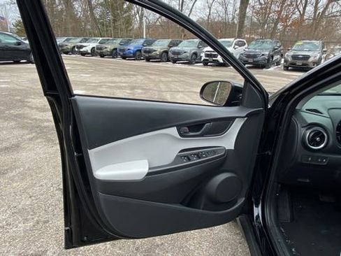 Used 2023 Hyundai Kona SEL image 14