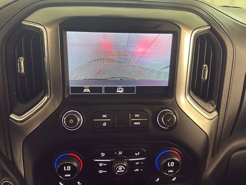 Used 2021 Chevrolet Silverado 1500 LT Trail Boss w/ Convenience Package II AWD/4WD image 18