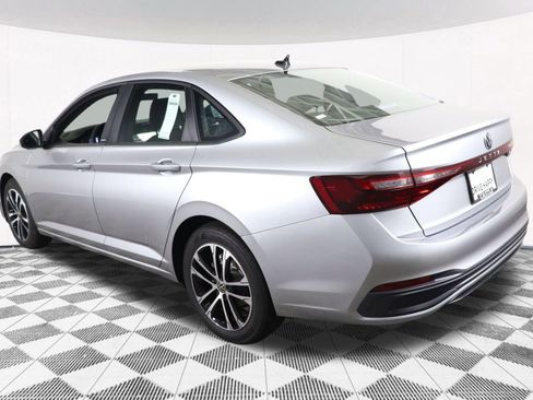 Used 2025 Volkswagen Jetta Sport image 23