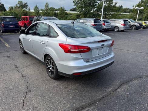 Used 2018 Ford Focus SEL w/ Cold Weather Package FWD image 2