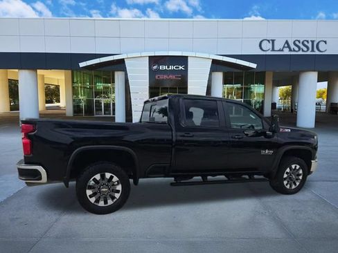 Used 2024 Chevrolet Silverado 2500 LT w/ Texas Edition AWD/4WD image 4