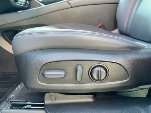 Used 2023 Buick Enclave Essence FWD image 26