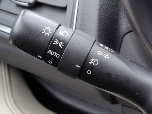 Used 2022 Subaru Ascent Limited w/ Technology Package image 28