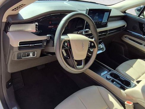 Used 2024 Lincoln Corsair FWD image 4