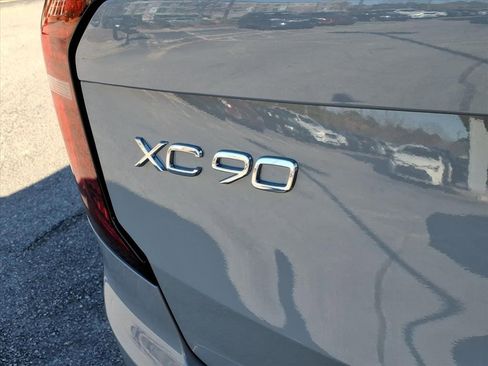 New 2026 Volvo XC90 B6 Plus w/ Protection Package Premier image 5