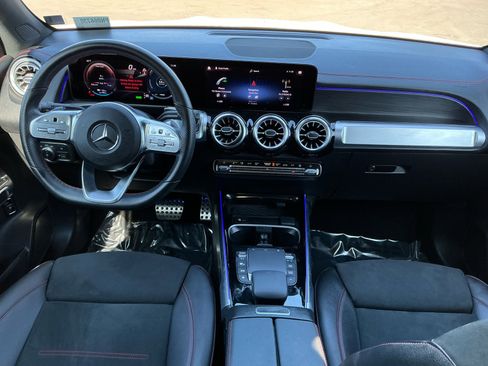 Used 2023 Mercedes-Benz EQB 300 4MATIC SUV image 16