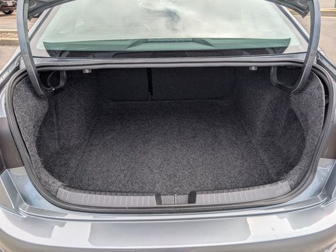 Used 2024 Volkswagen Jetta SE FWD image 8