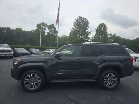 Used 2026 Toyota 4Runner SR5 AWD/4WD image 5