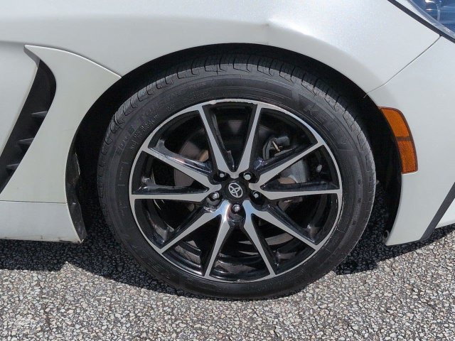 Used 2024 Toyota GR86 RWD image 11