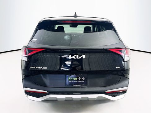 Used 2025 Kia Sportage LX image 7