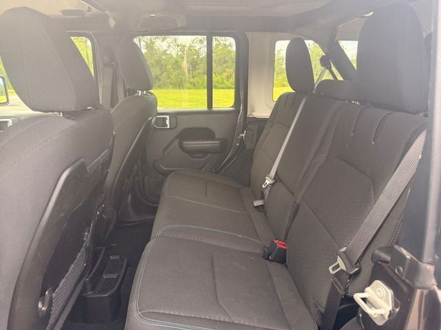 Used 2024 Jeep Wrangler Unlimited Rubicon 4xe AWD/4WD image 14