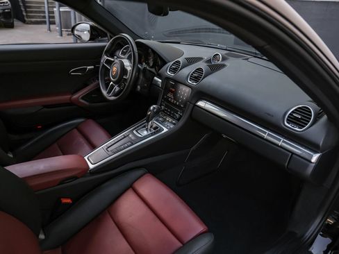 Used 2019 Porsche 718 Cayman S RWD image 13