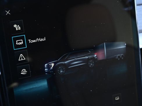 Used 2024 GMC Acadia Denali w/ Super Cruise Package image 30