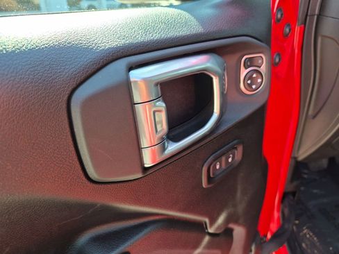 Used 2025 Jeep Wrangler Unlimited Sport AWD/4WD image 12