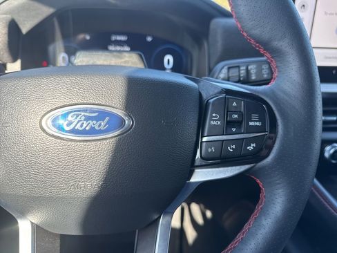 Used 2025 Ford Explorer ST-Line w/ ST-Line Street Pack image 16