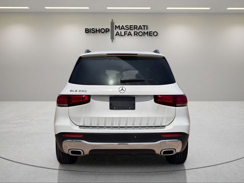 Used 2022 Mercedes-Benz GLB 250 image 4