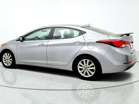 Used 2015 Hyundai Elantra SE w/ Option Group 02 FWD image 7