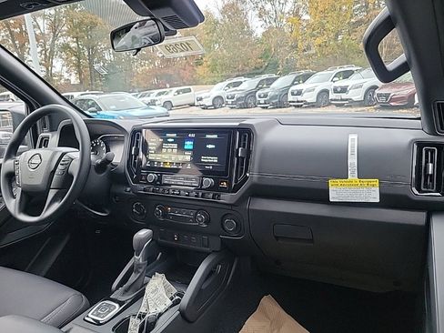 Used 2026 Nissan Frontier SV w/ Tow Package image 14