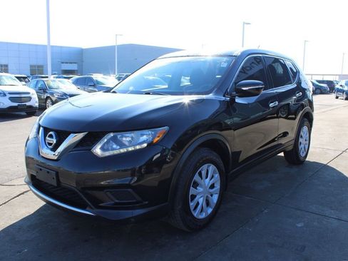 Used 2015 Nissan Rogue S image 3