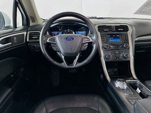 Used 2017 Ford Fusion SE w/ Equipment Group 601A image 23