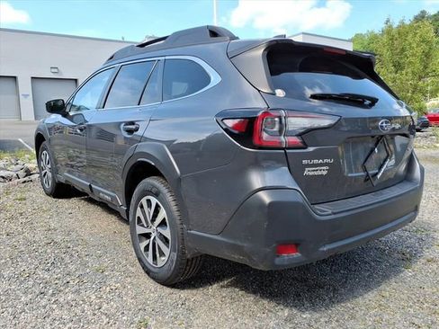 Used 2024 Subaru Outback Premium AWD/4WD image 11
