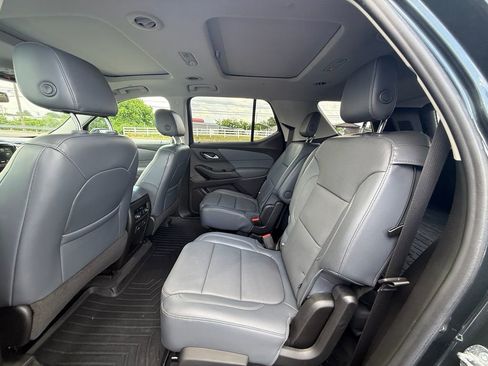 Used 2018 Chevrolet Traverse Premier w/ Driver Confidence II Package FWD image 18