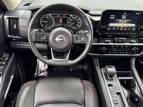 Used 2024 Nissan Pathfinder SL w/ SL Premium Package image 29