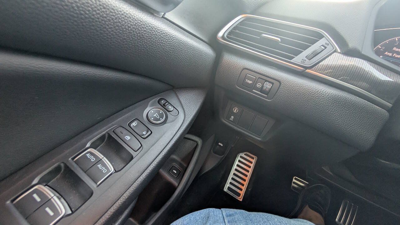 Used 2018 Honda Accord Sport image 11