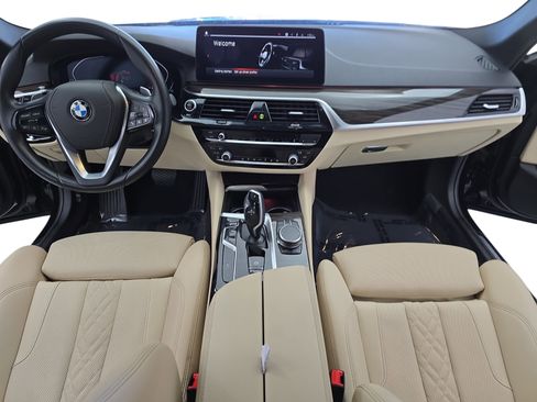 Used 2023 BMW 530i w/ Convenience Package image 9