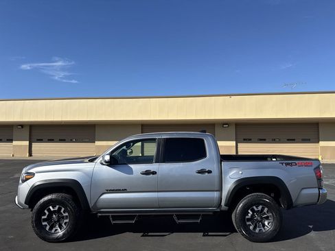 Used 2023 Toyota Tacoma TRD Off-Road image 4