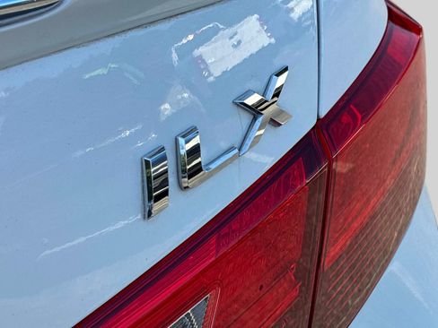 Used 2014 Acura ILX Hybrid w/ Technology Package FWD image 12