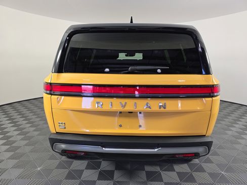 Used 2023 Rivian R1S Adventure image 4