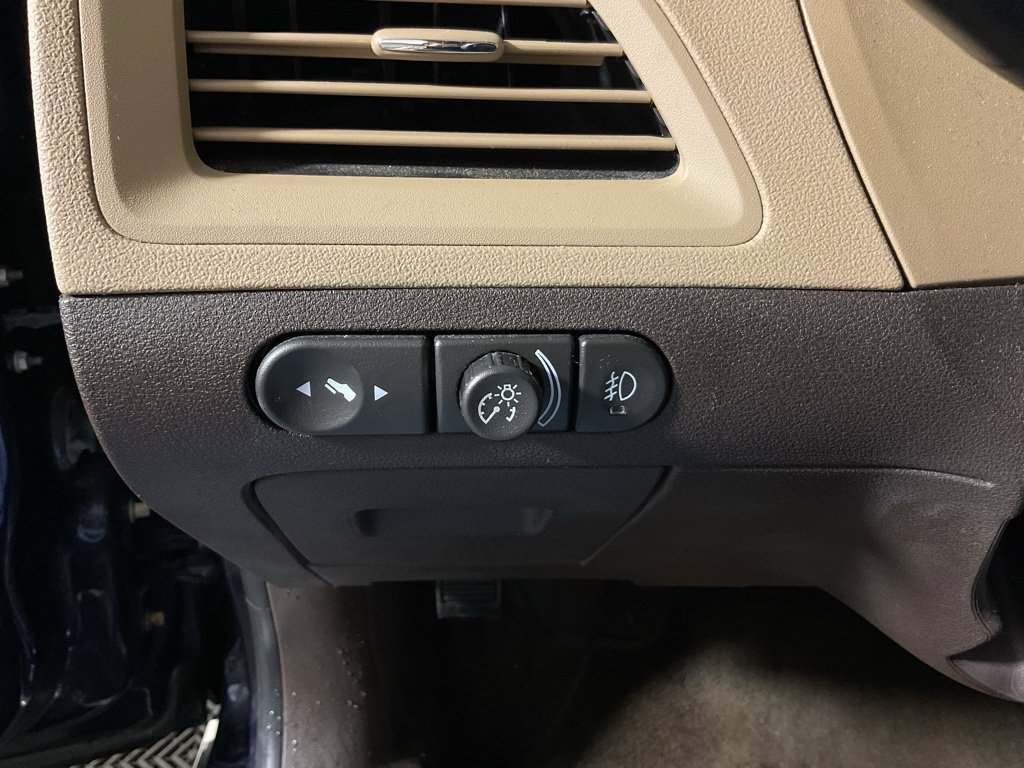 Used 2008 Chevrolet Malibu LTZ w/ Rear Power Package FWD image 26