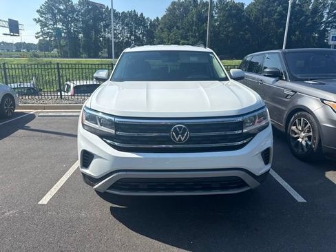 Used 2023 Volkswagen Atlas SE w/ Black Wheel Package AWD/4WD image 6